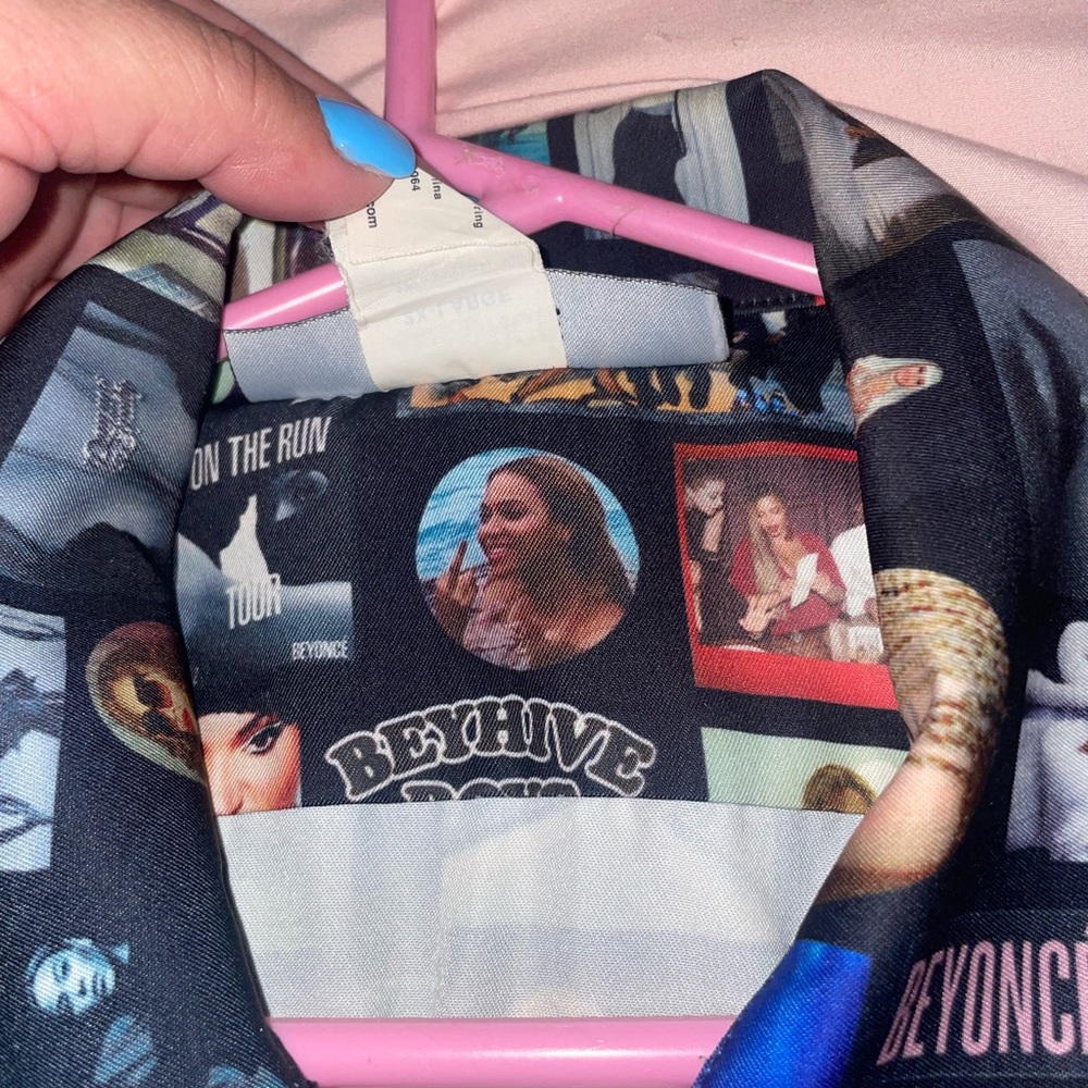 One size fits all Beyoncé button down short sleeve.